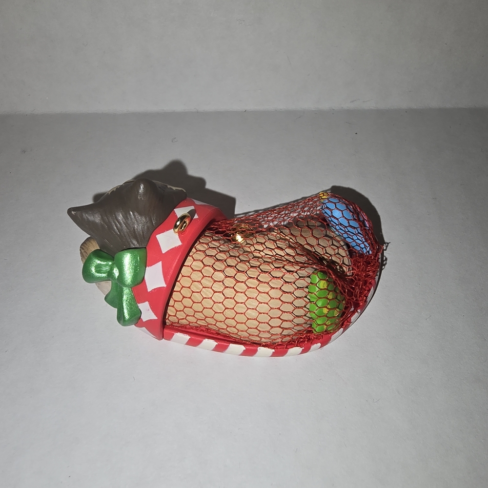 Hallmark 2019 Mischievous Kittens Ornament - Picture 4 of 6